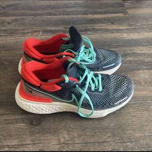 Nike ZoomZ Invincible Run Flyknit Size 9.5 men’s